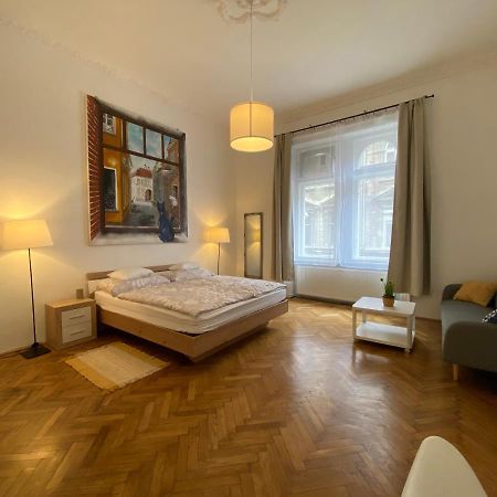 3 Bedrooms- Central Quarter Apartment Budapest Ngoại thất bức ảnh