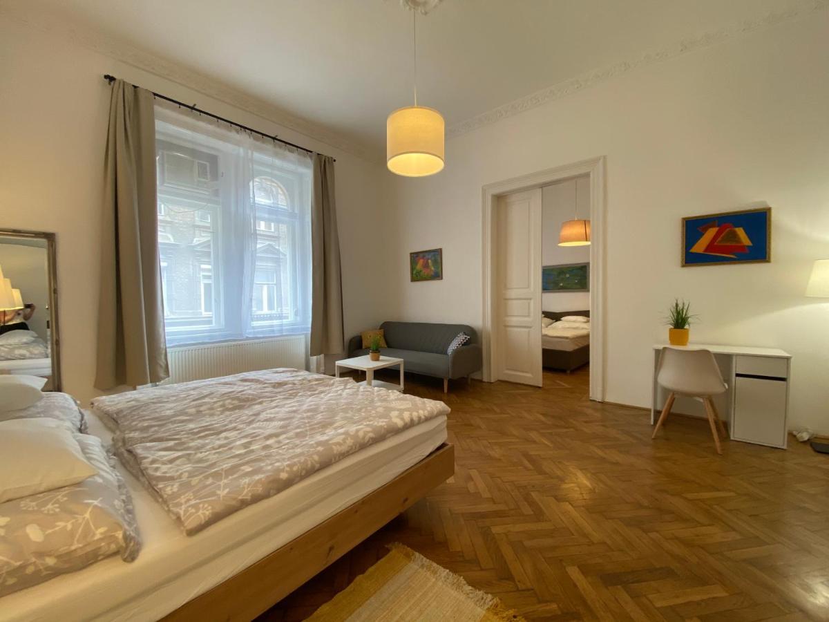 3 Bedrooms- Central Quarter Apartment Budapest Ngoại thất bức ảnh