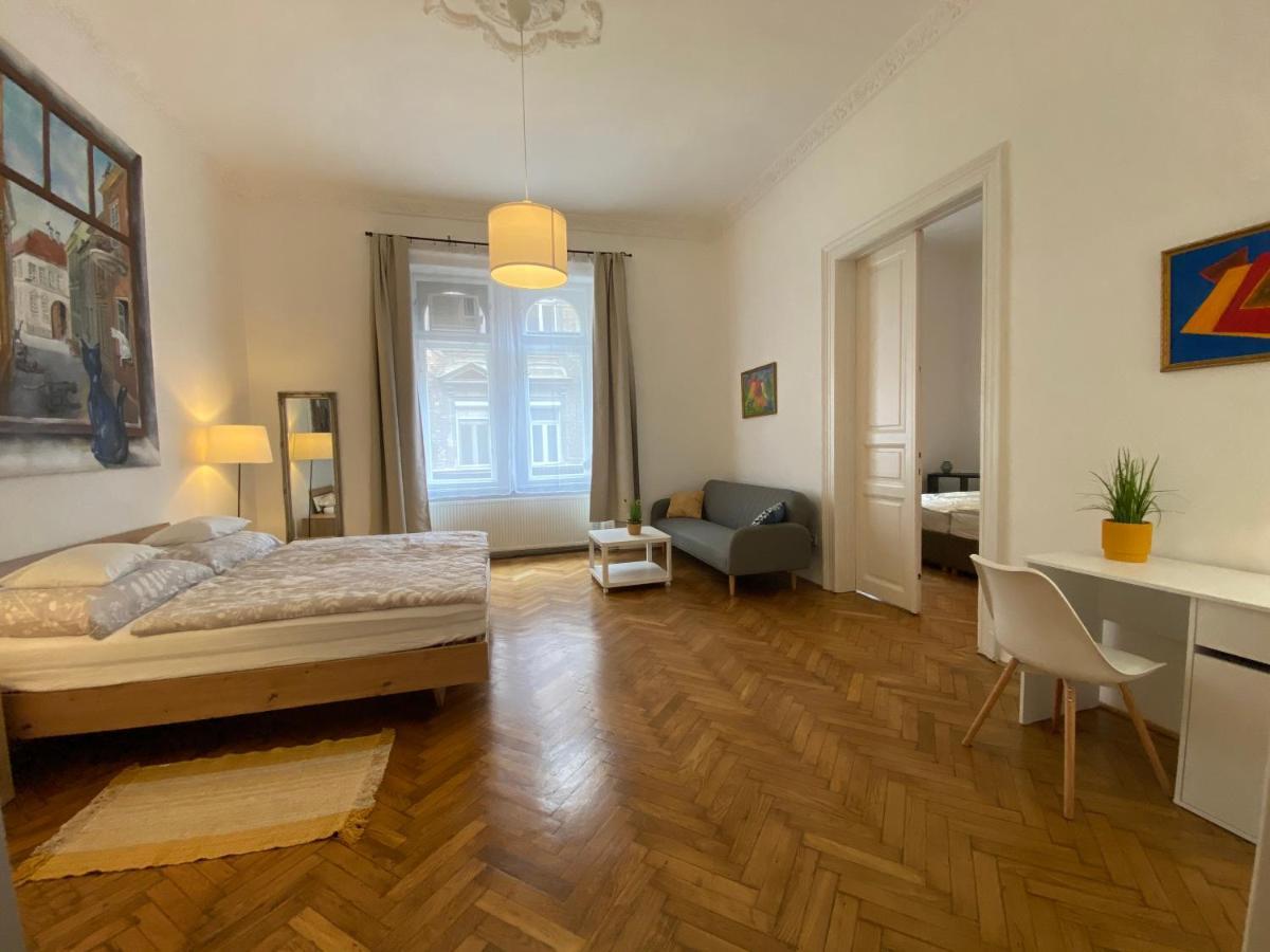 3 Bedrooms- Central Quarter Apartment Budapest Ngoại thất bức ảnh