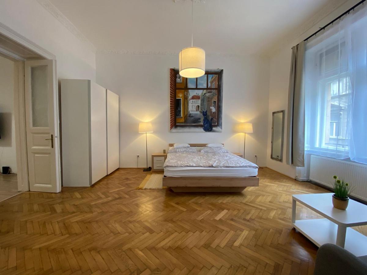 3 Bedrooms- Central Quarter Apartment Budapest Ngoại thất bức ảnh