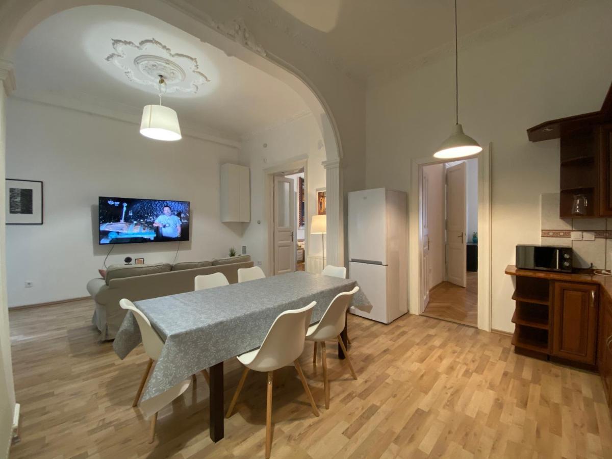 3 Bedrooms- Central Quarter Apartment Budapest Ngoại thất bức ảnh