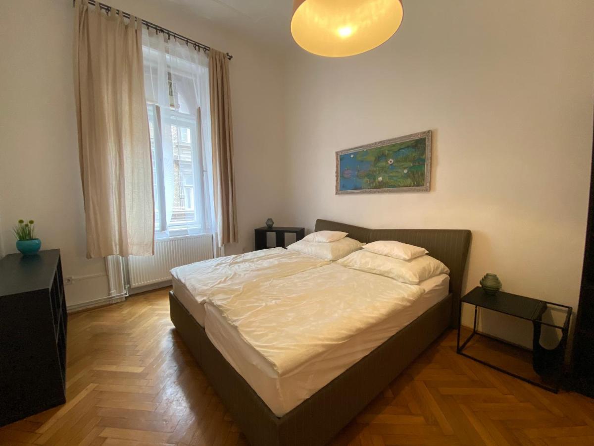 3 Bedrooms- Central Quarter Apartment Budapest Ngoại thất bức ảnh